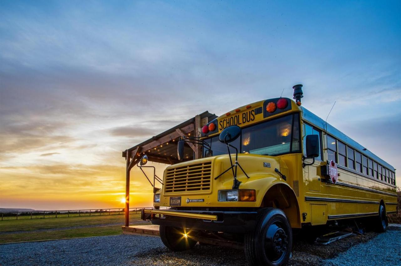American School Bus - 1 Bedroom - Blossom Farm - Tiers Cross Johnston エクステリア 写真