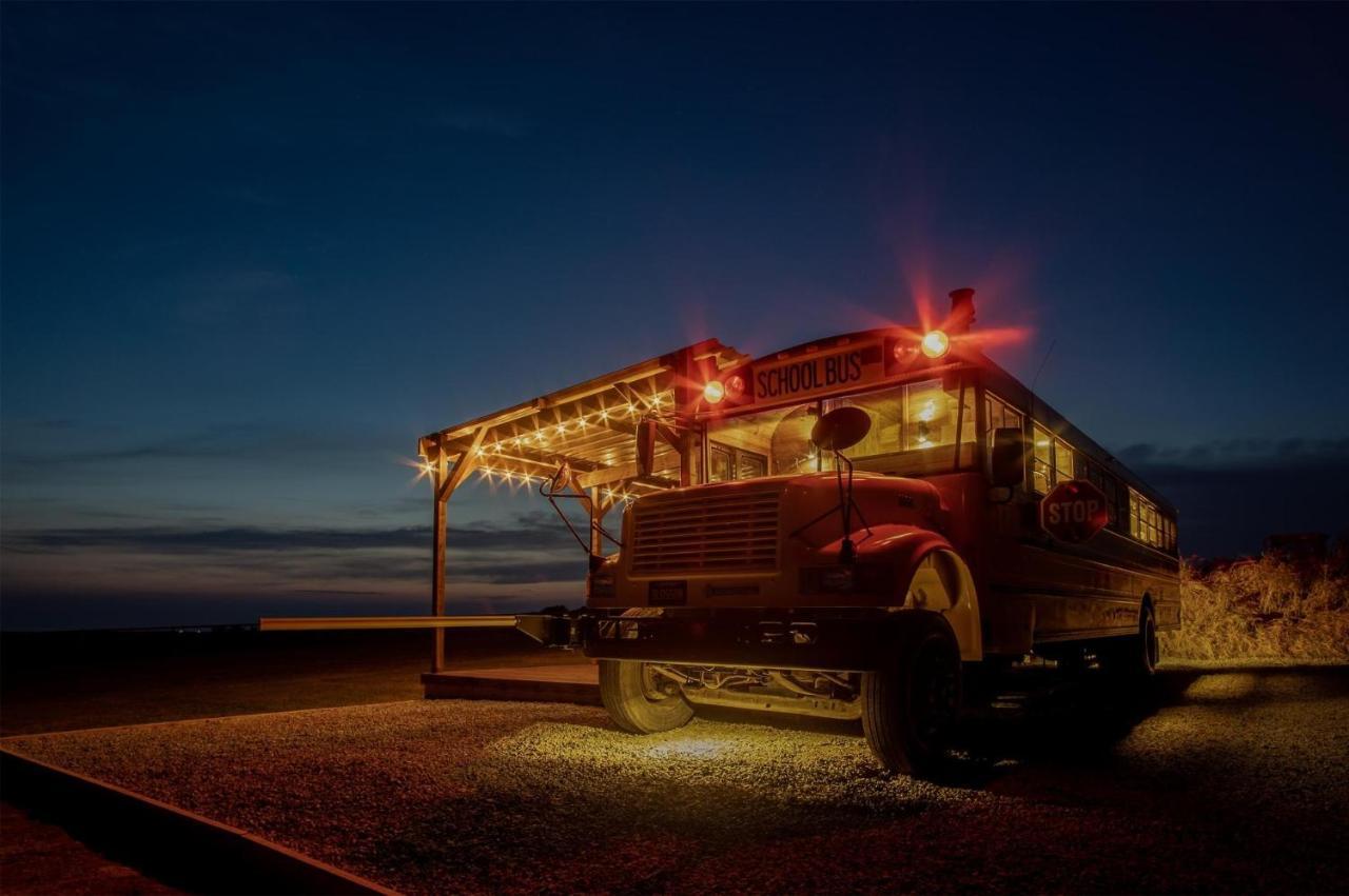American School Bus - 1 Bedroom - Blossom Farm - Tiers Cross Johnston エクステリア 写真